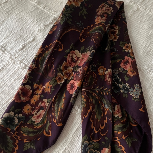 Ralph Lauren silk scarf - Picture 8 of 8